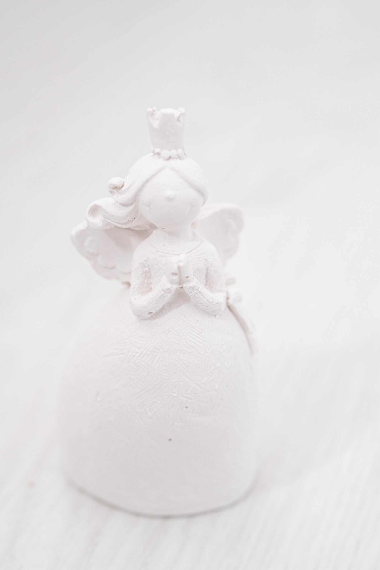 Fadinha 3D com mãos postas