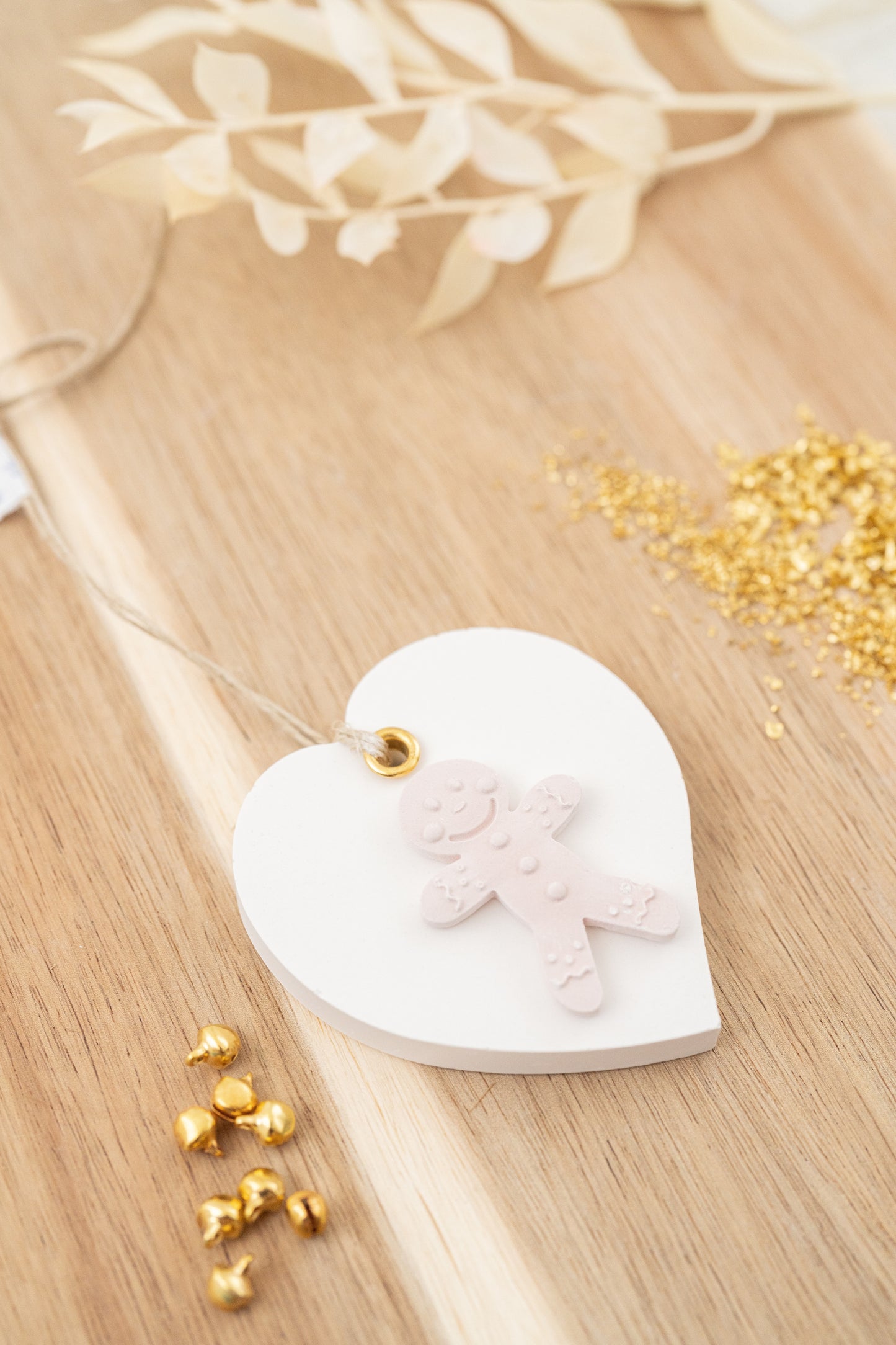 Patela coração com boneco de gengibre