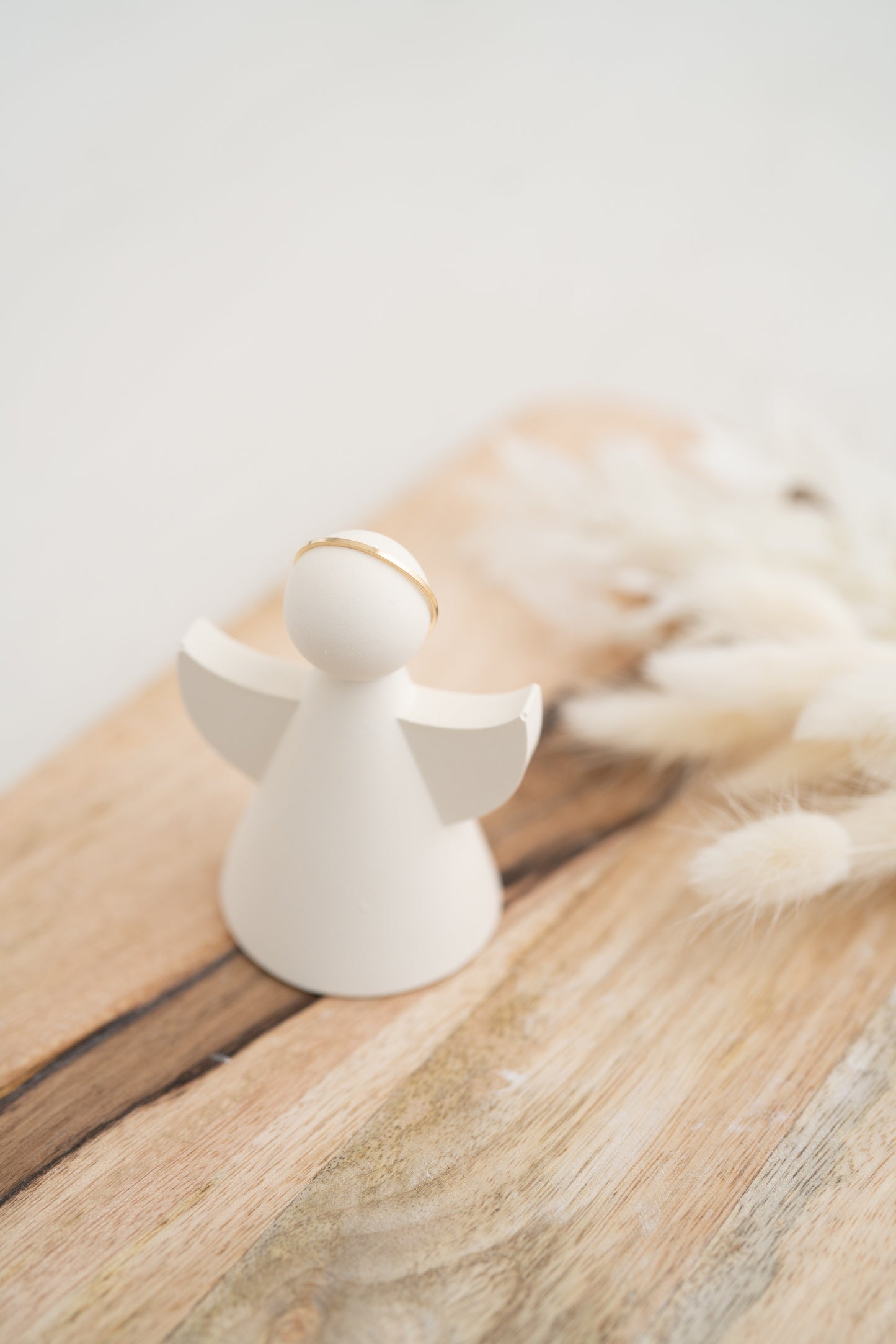 Anjo liso com auréola