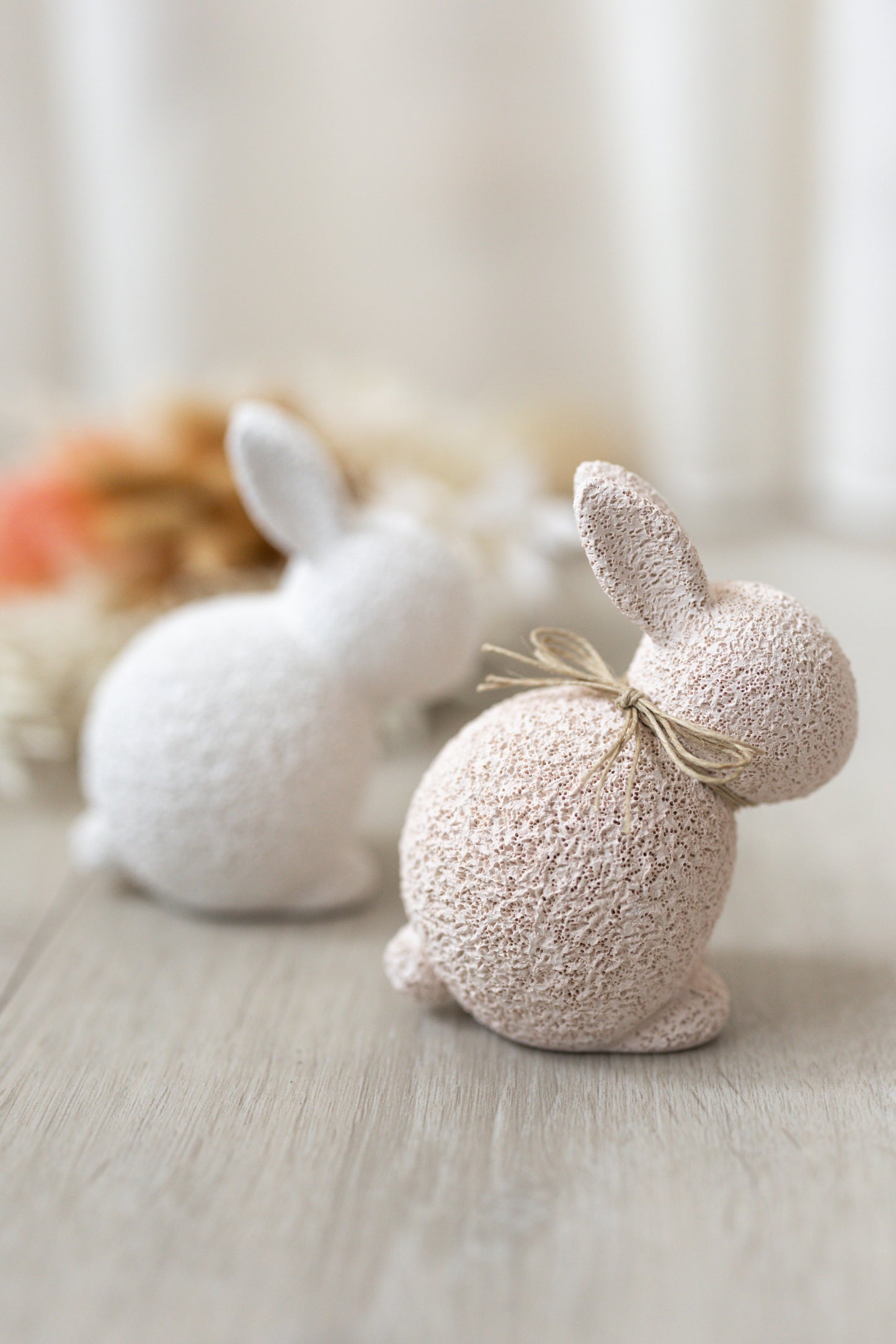 Coelho texturado sentado