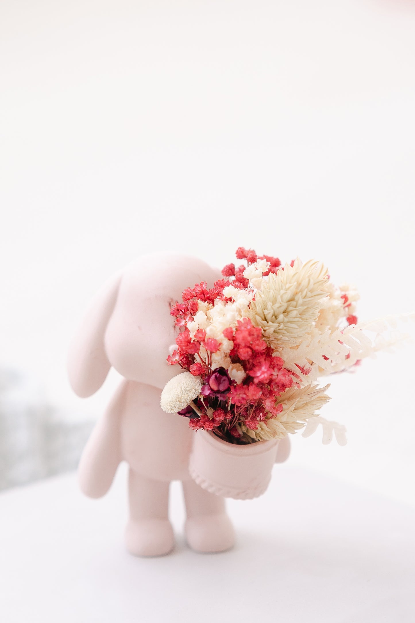 Coelhinho com flores em base